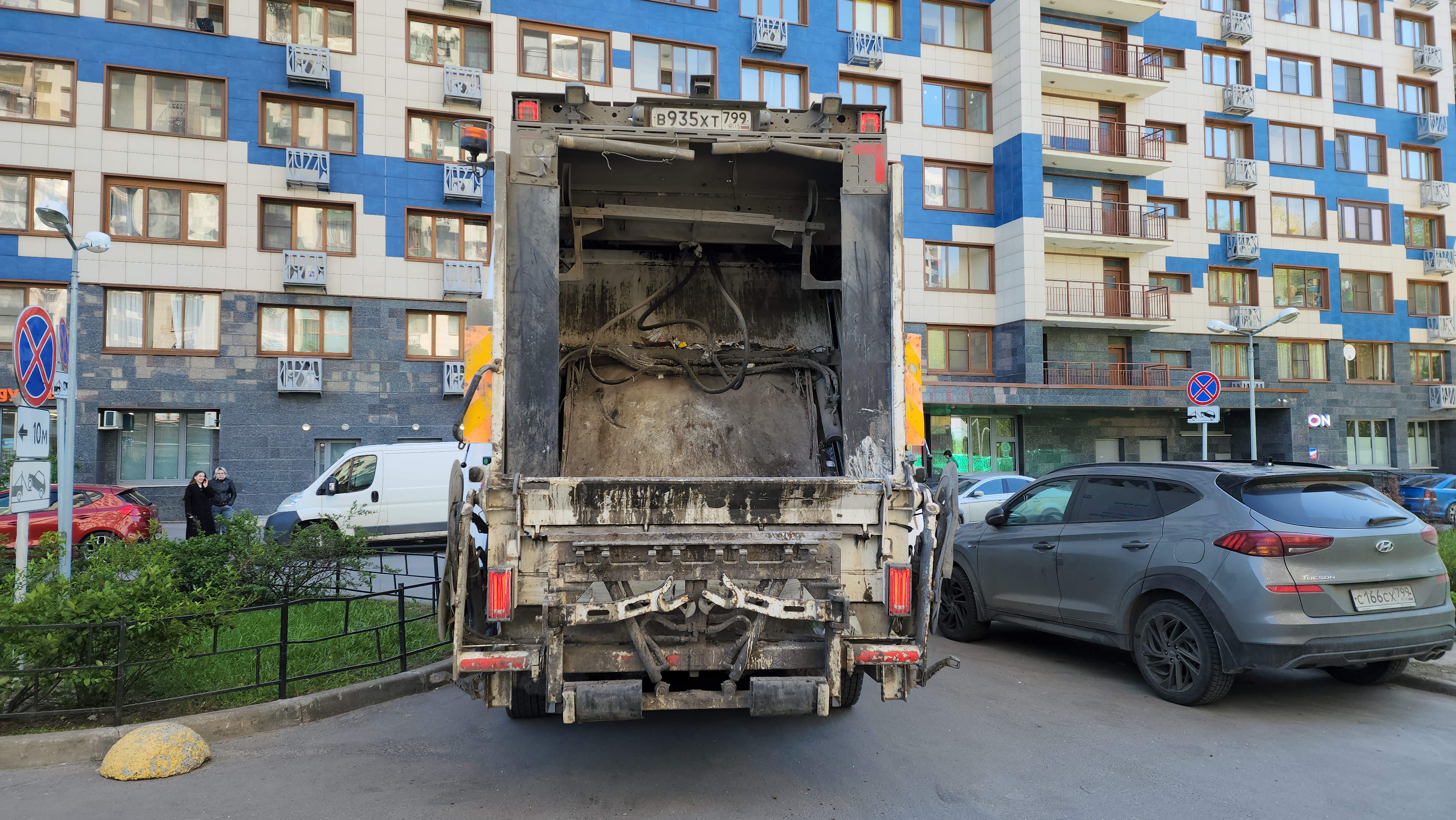 В Котельниках решили проблему перенакопления твёрдых бытовых отходов на ул. Сосновой