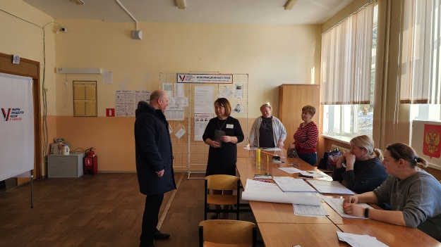 Готовность участковых избирательных комиссий к выборам Президента проверил глава Котельников