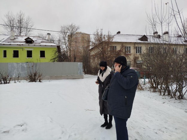 В рамках еженедельных обходов территорий заместитель главы городского округа Котельники Евгений Журавлев посетил микрорайон Белая Дача.