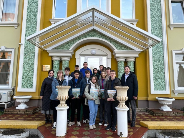 В честь Дня местного самоуправления, который отмечается в России 21 апреля, школьникам в городском округе Котельники была организована особенная экскурсия.