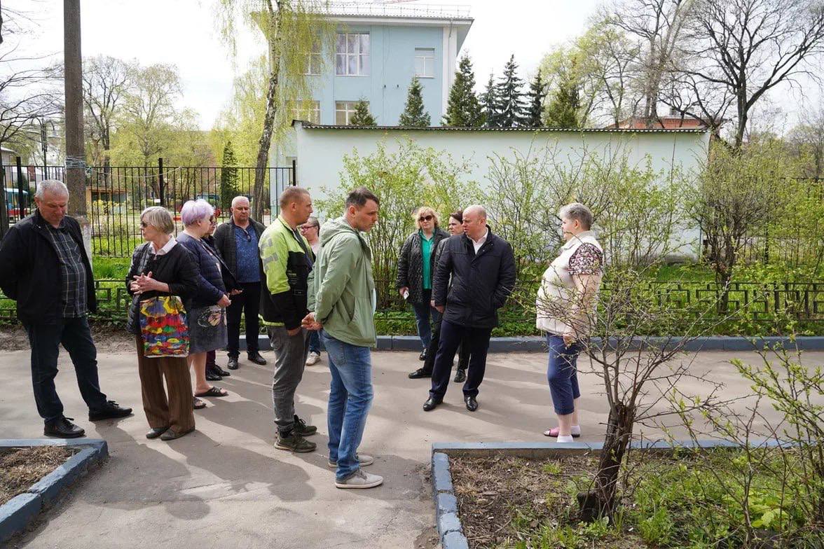 В рамках еженедельных обходов территорий городского округа Котельники  посетил микрорайон Ковровый.