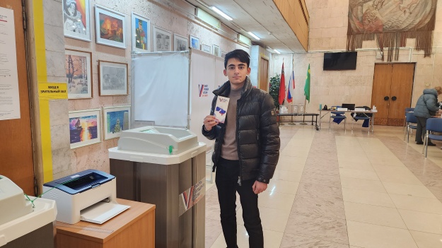 Житель Котельников впервые проголосовал на выборах
