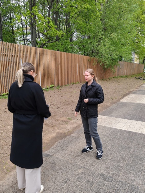 Заместитель главы городского округа Котельники Зоя Севрюгина провела еженедельный обход территории по улице Новая, дом 18